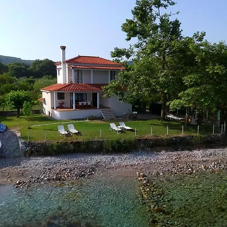 Simos In Paleokastro *