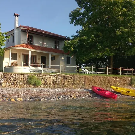 Simos In Paleokastro *